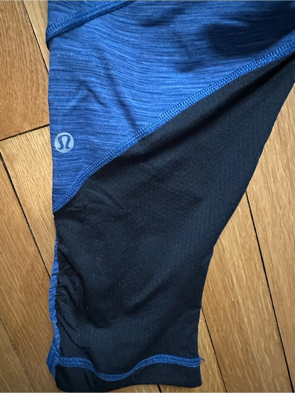 Lululemon size 10 Blue Capri Leggings with Ruched Cuff